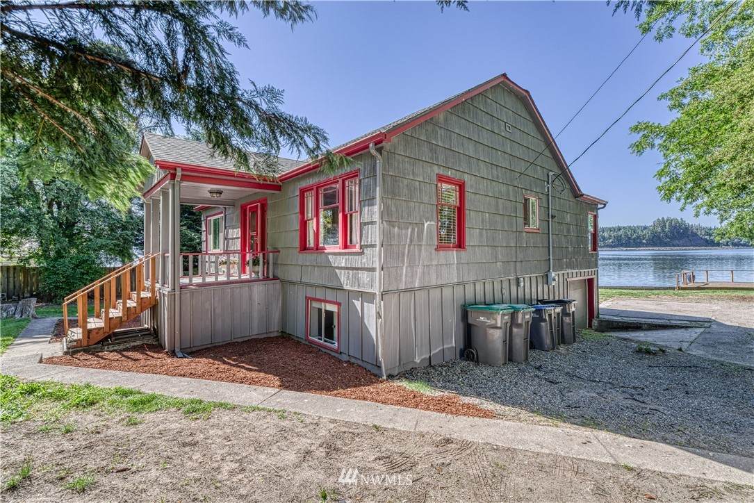 1683 SW Bay Street, Port Orchard, WA 98366 (1783578) Better Homes and Gardens Real Estate