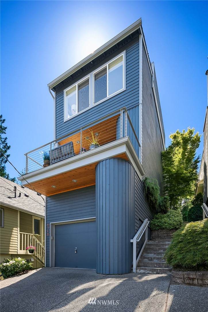 4548 51st Avenue - Photo 1