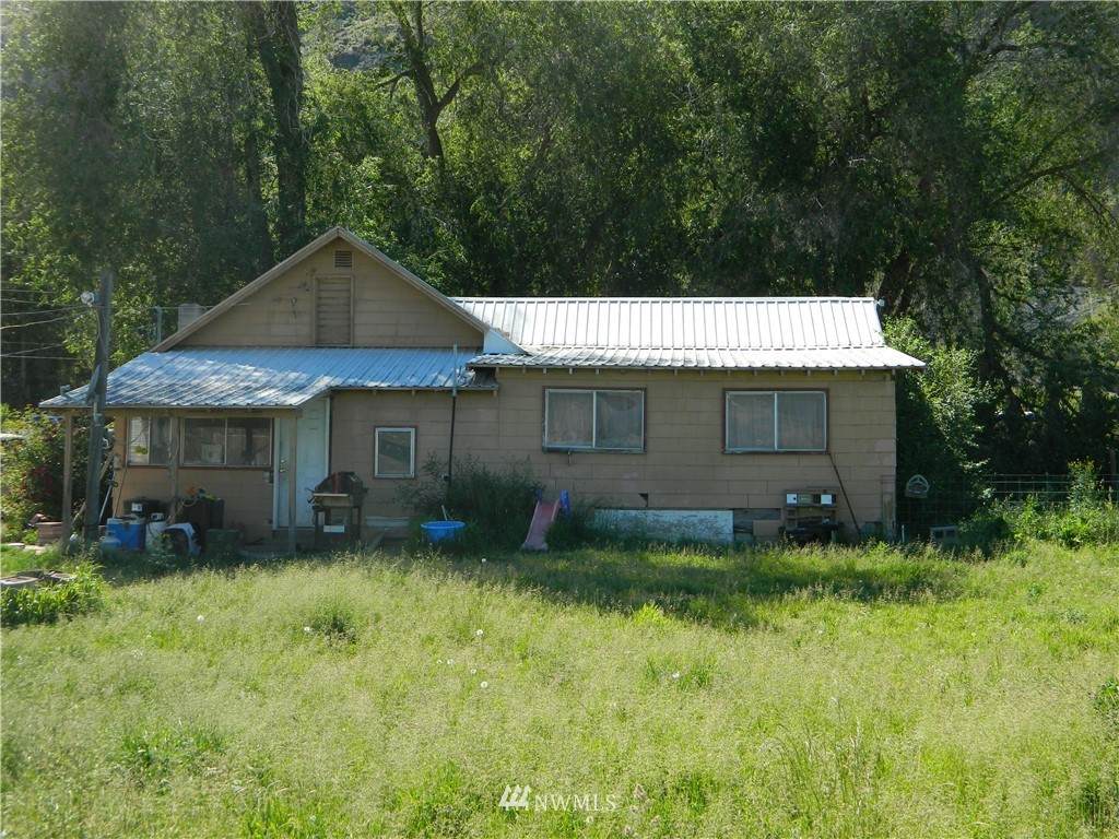 814 Hwy 7 - Photo 1