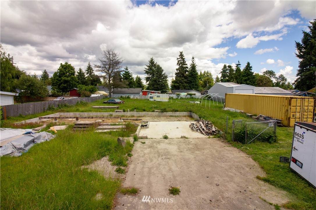 12604 9th Avenue - Photo 1