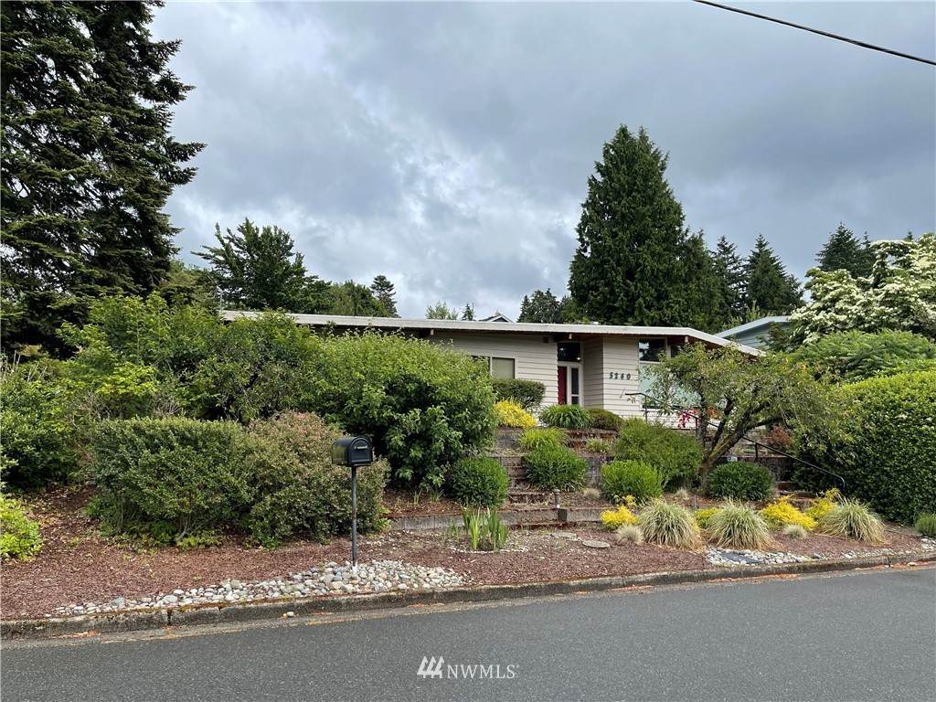 5240 111th Avenue - Photo 1