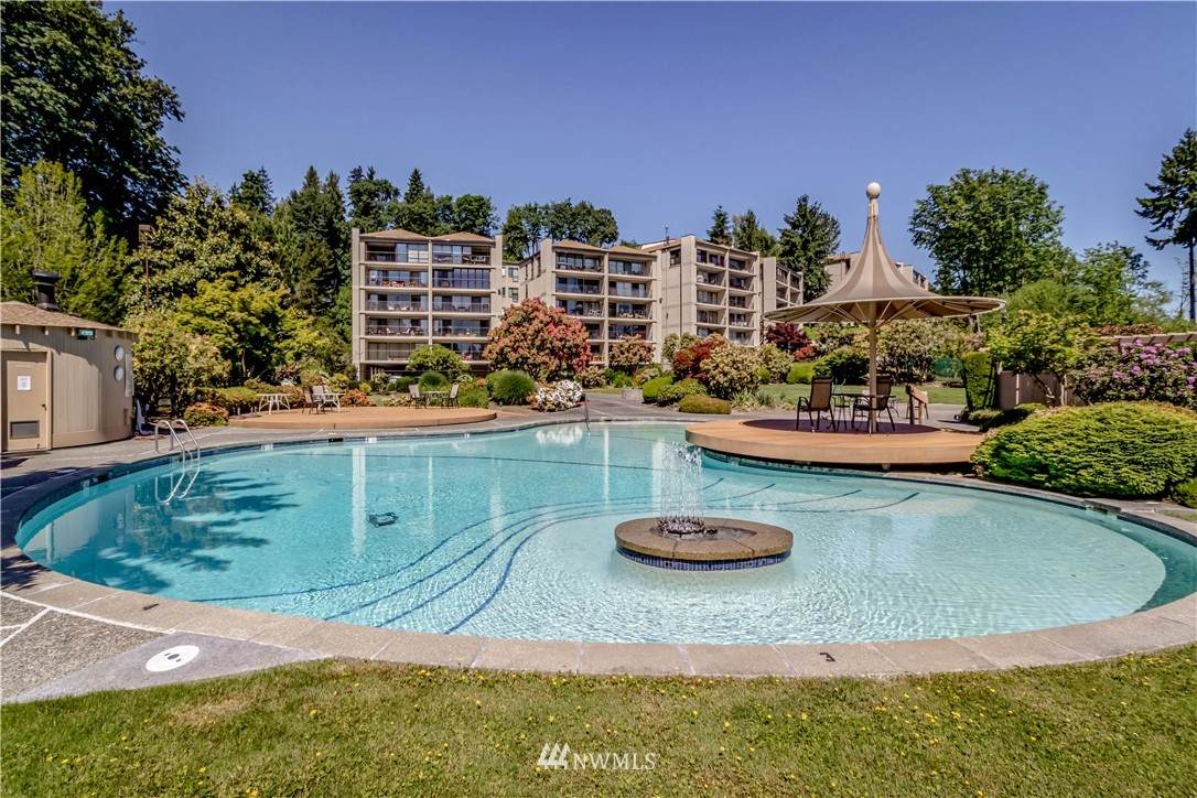 8001 Sandpoint Wy Ne - Photo 1