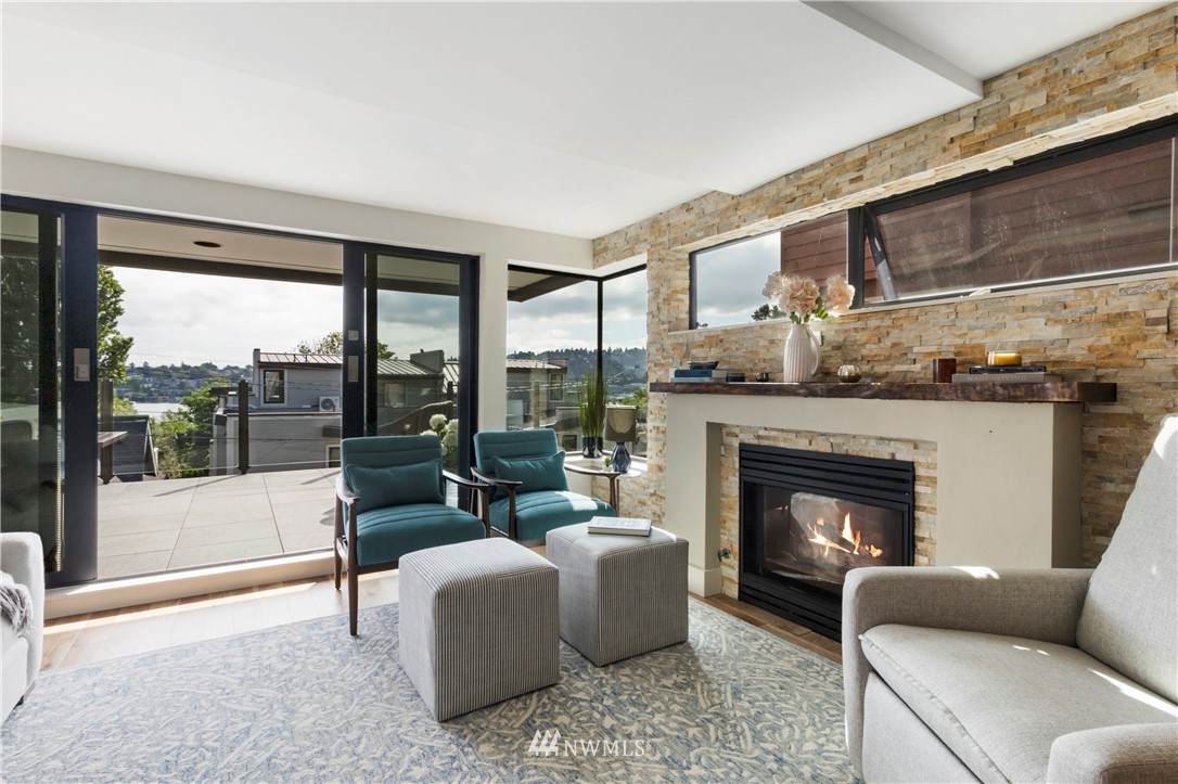 2040 Waverly Place - Photo 1