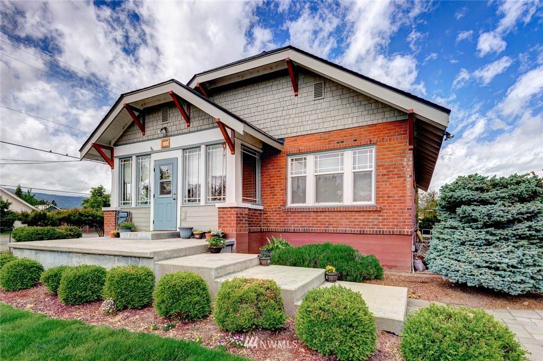 301 Montgomery Avenue - Photo 1