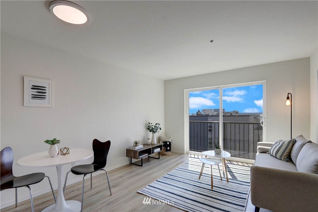 323 Queen Anne Avenue - Photo 1