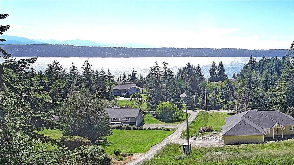 502 Rozeway Place - Photo 1