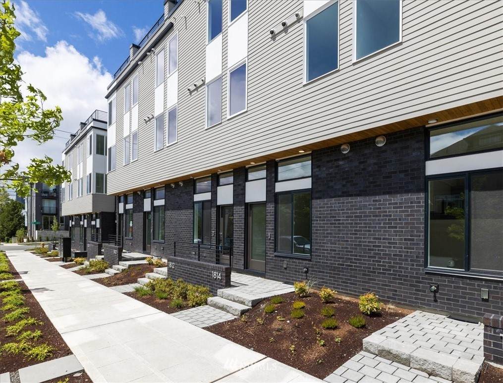 1810 Spruce Street - Photo 1