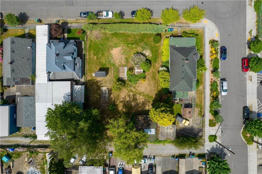 1445 Cloverdale Street - Photo 1