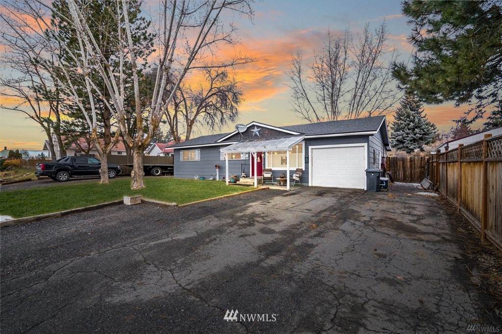 105 Poplar Street - Photo 1