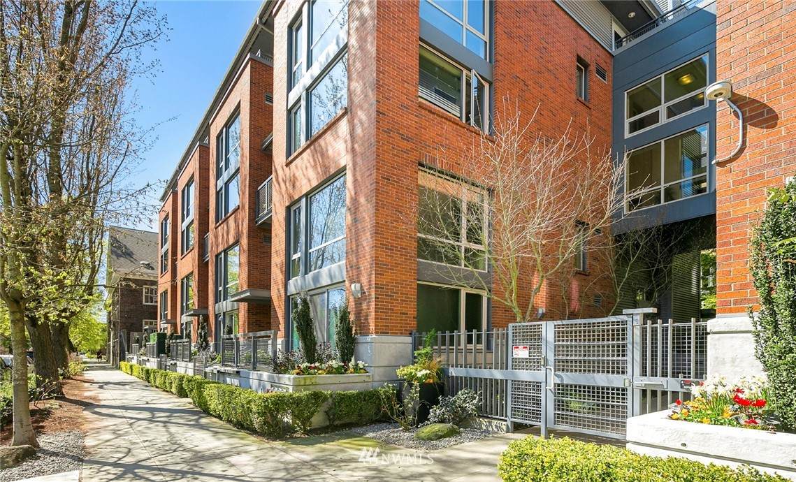 530 Broadway - Photo 1