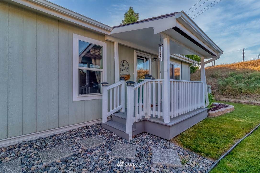 1455 Bobolink Lane - Photo 1