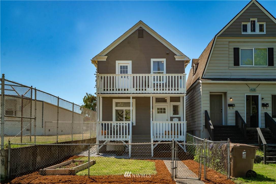 620 Ainsworth Avenue - Photo 1