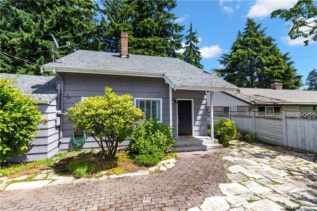 13308 1st Avenue - Photo 1