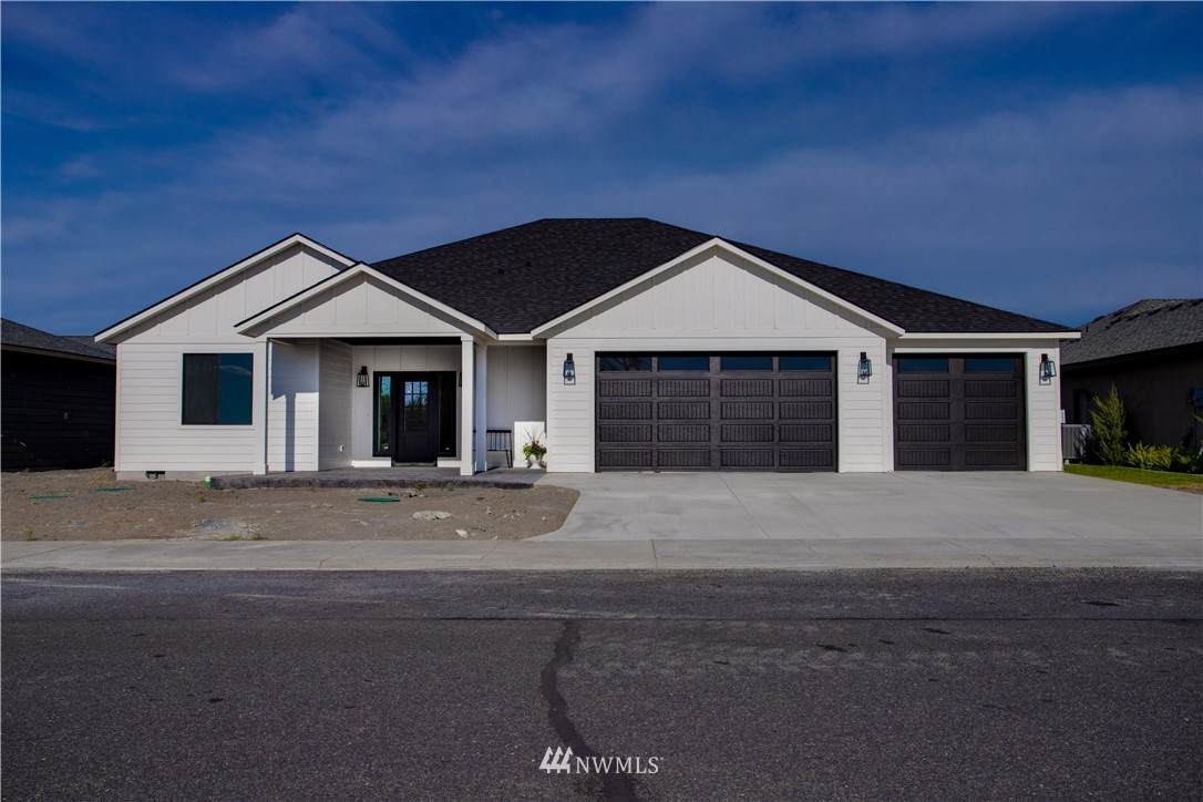 513 Sand Dunes Road - Photo 1