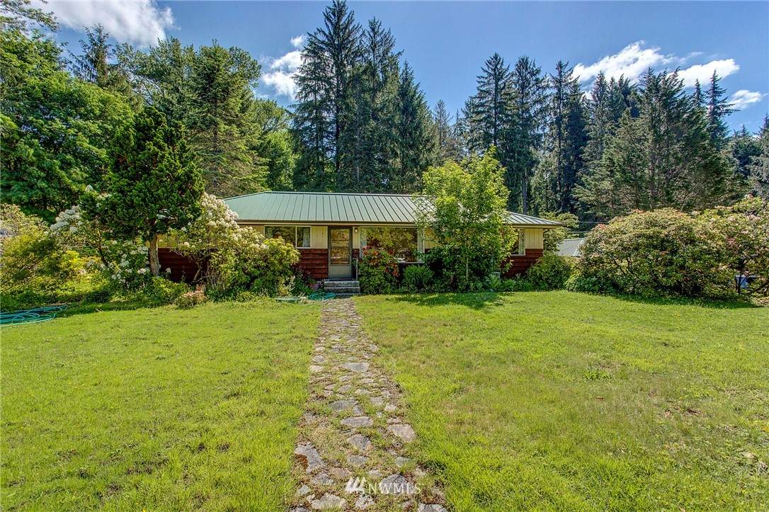 10918 325th Avenue - Photo 1