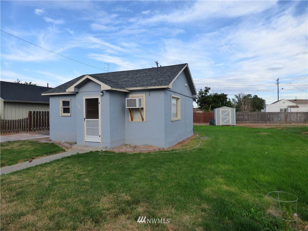 2131 Neppel Street - Photo 1