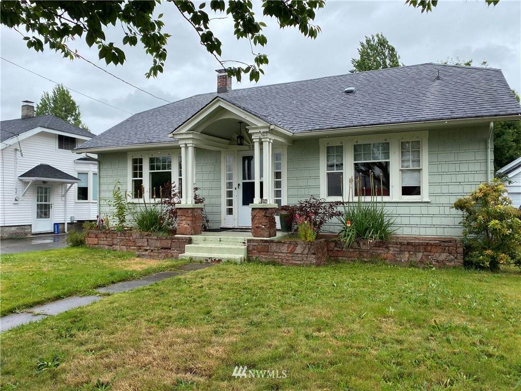 534 Front Avenue - Photo 1