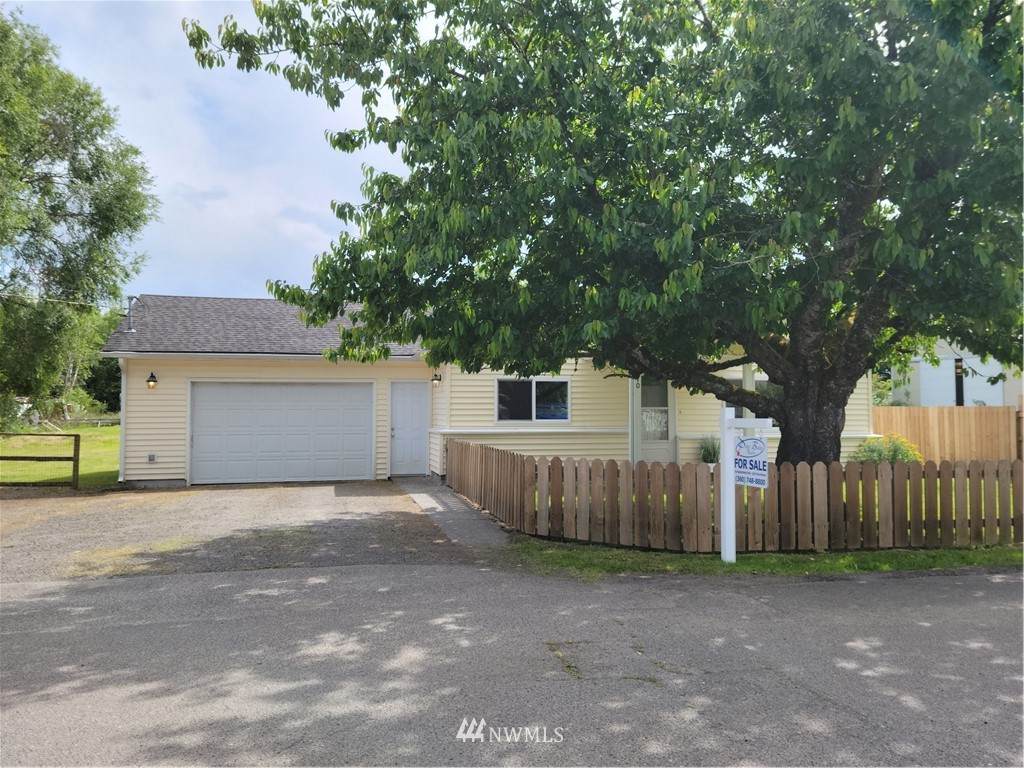 610 Grove Street - Photo 1