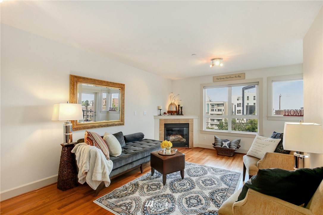 319 Summit Avenue - Photo 1