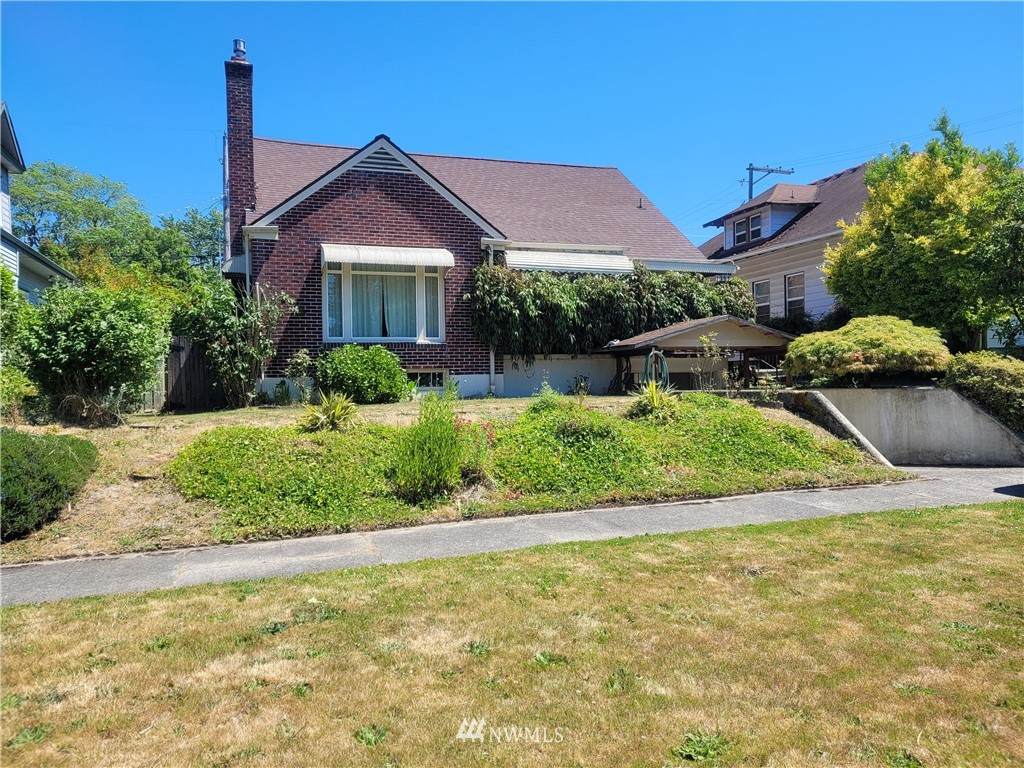 1207 Oaks Street - Photo 1