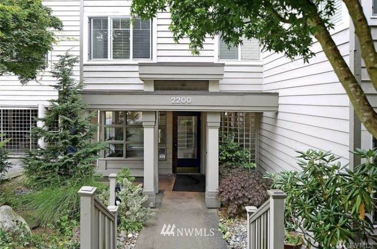 2200 Thorndyke Avenue - Photo 1