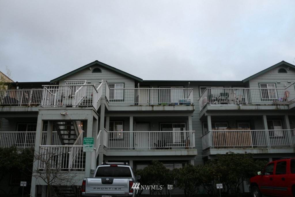 1119 Forest Street - Photo 1