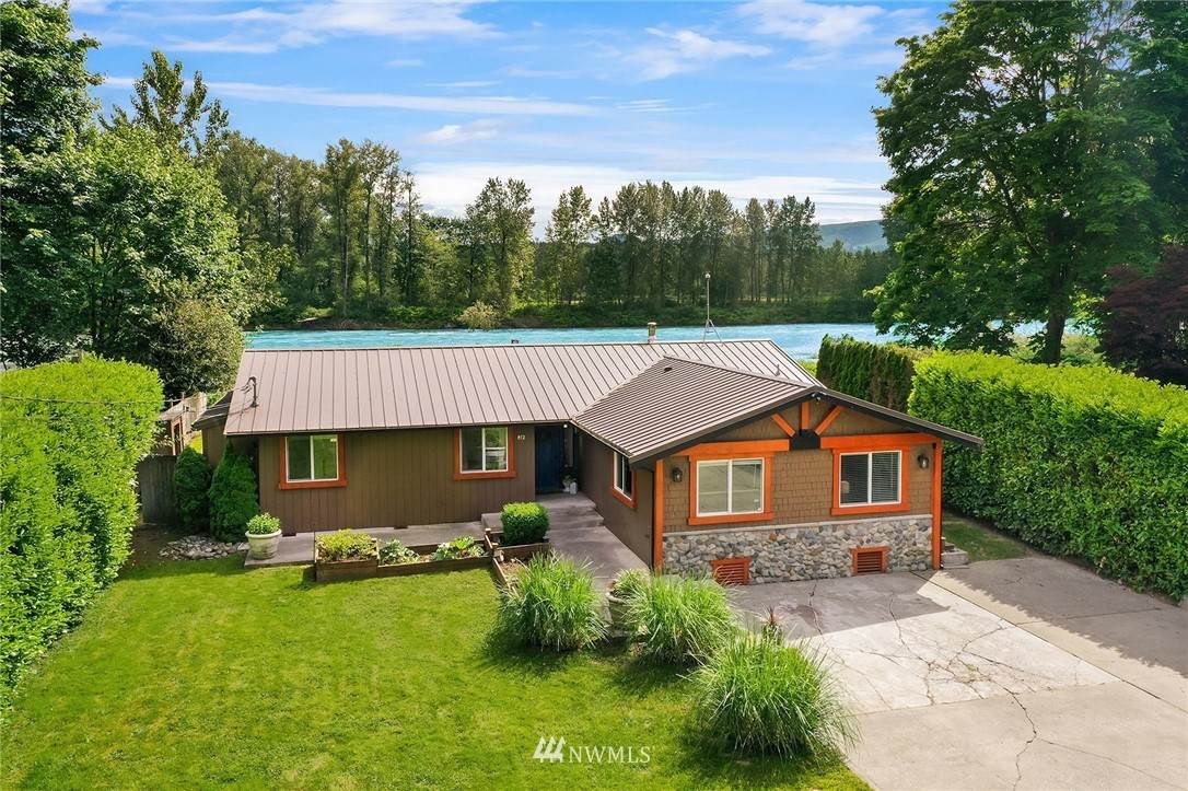 812 Dyer Road - Photo 1