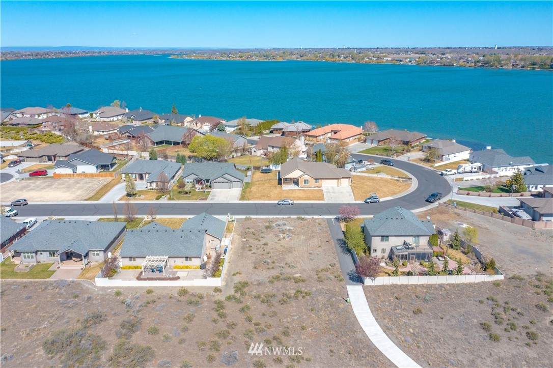 512 Bluff West Drive - Photo 1