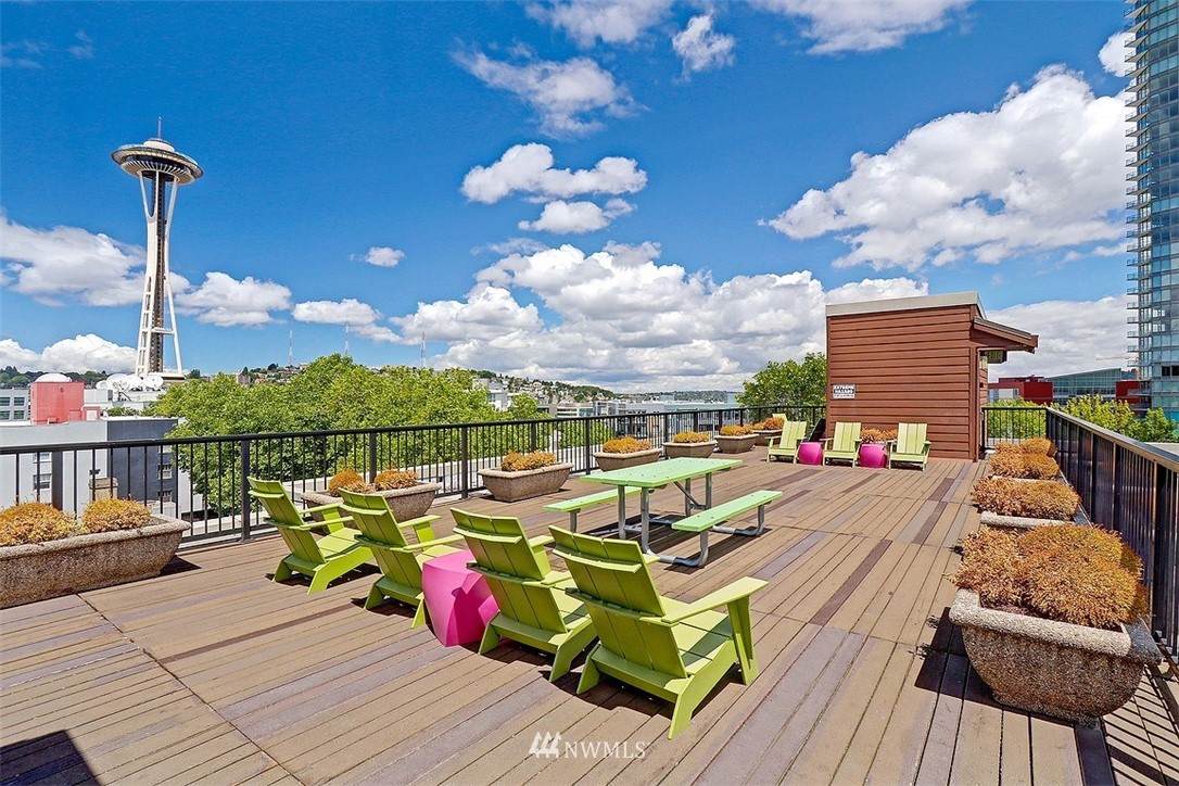 425 Vine Street - Photo 1