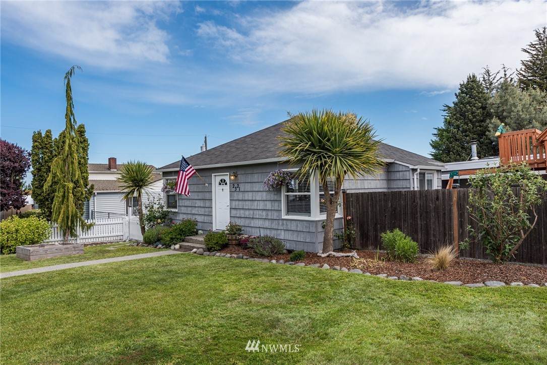 2321 Lincoln Street - Photo 1