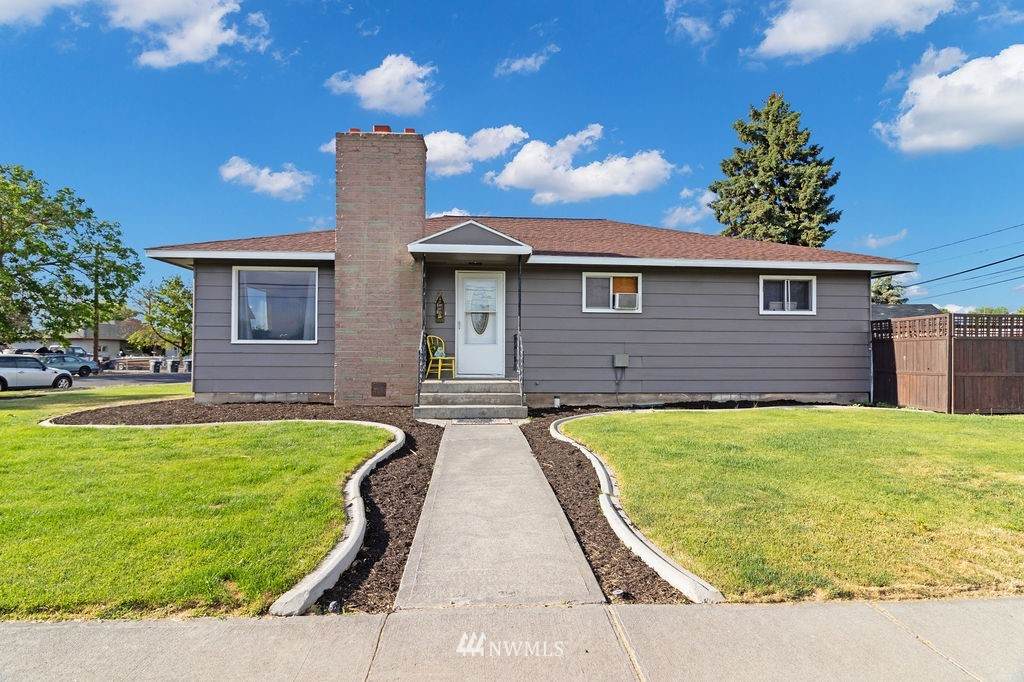 1006 Hill Avenue - Photo 1