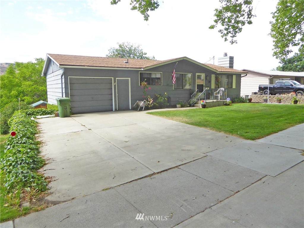 1124 Tilmus Street - Photo 1