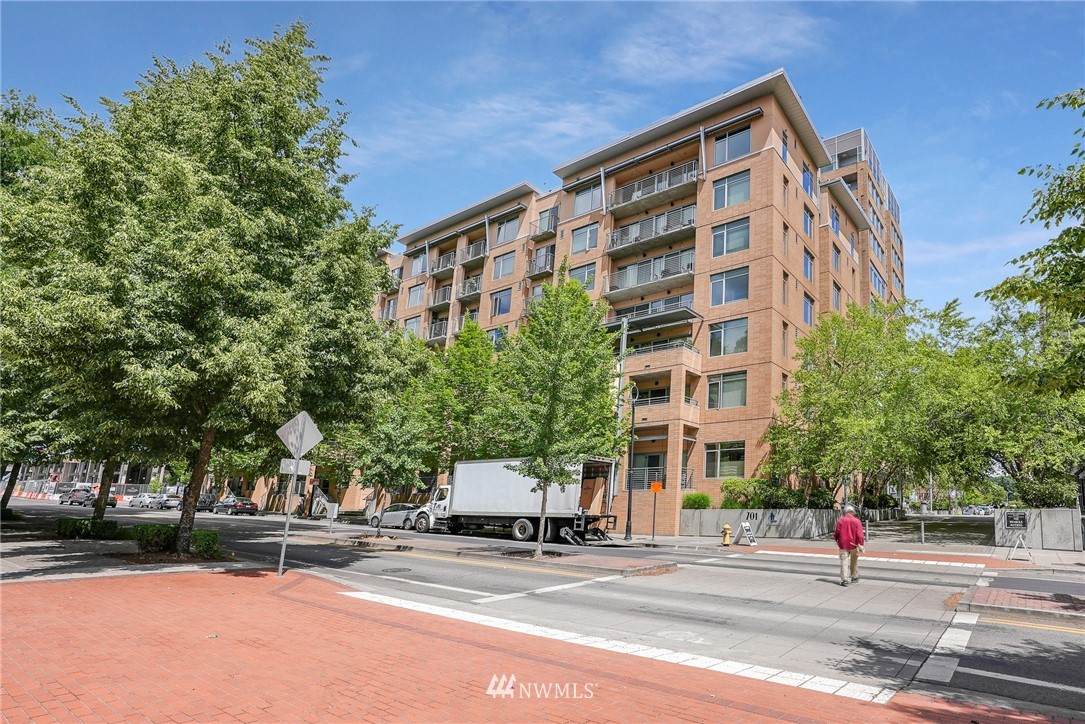 701 Columbia Street - Photo 1