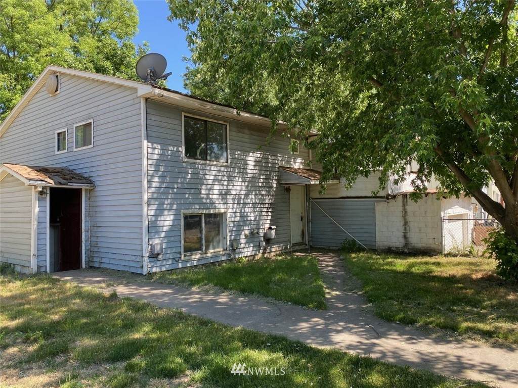 207 Harmon St - Photo 1