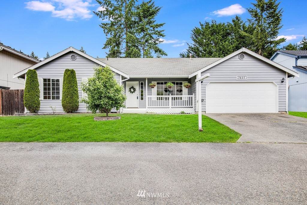 7607 153rd Street - Photo 1