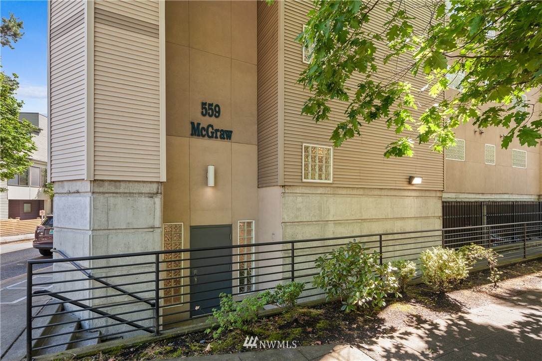 559 Mcgraw Street - Photo 1