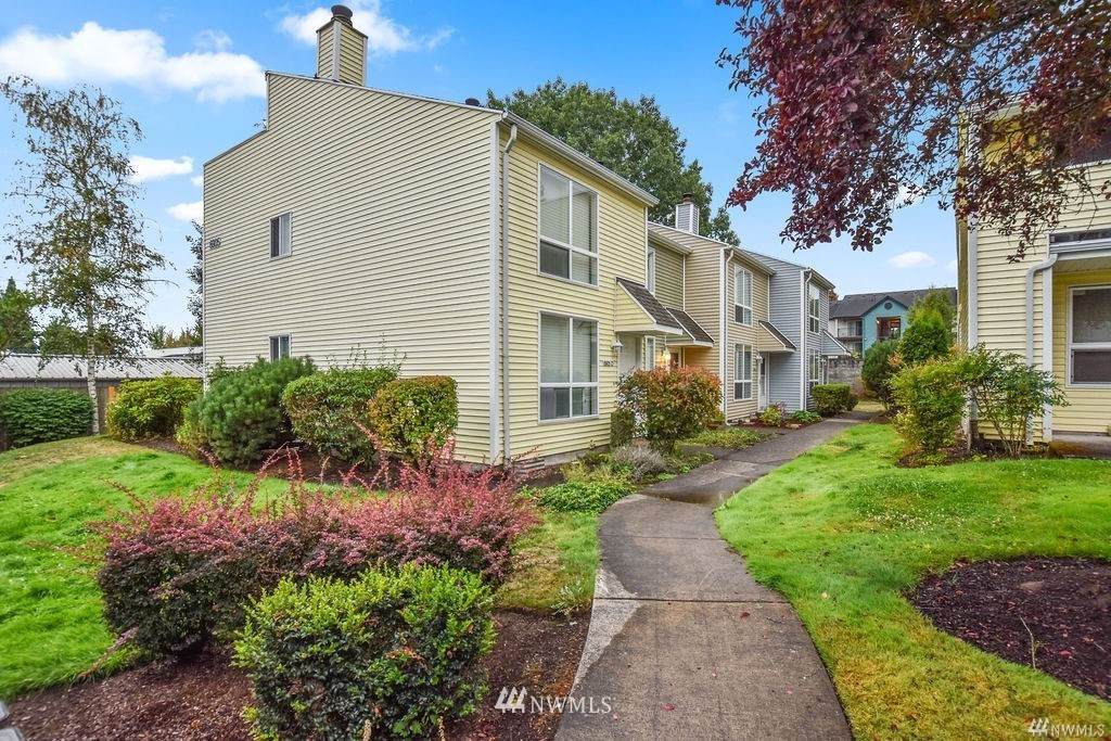 6905 43rd - Photo 1