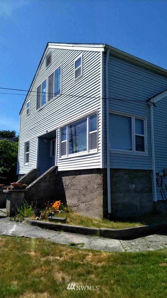 1208 10th Street - Photo 1