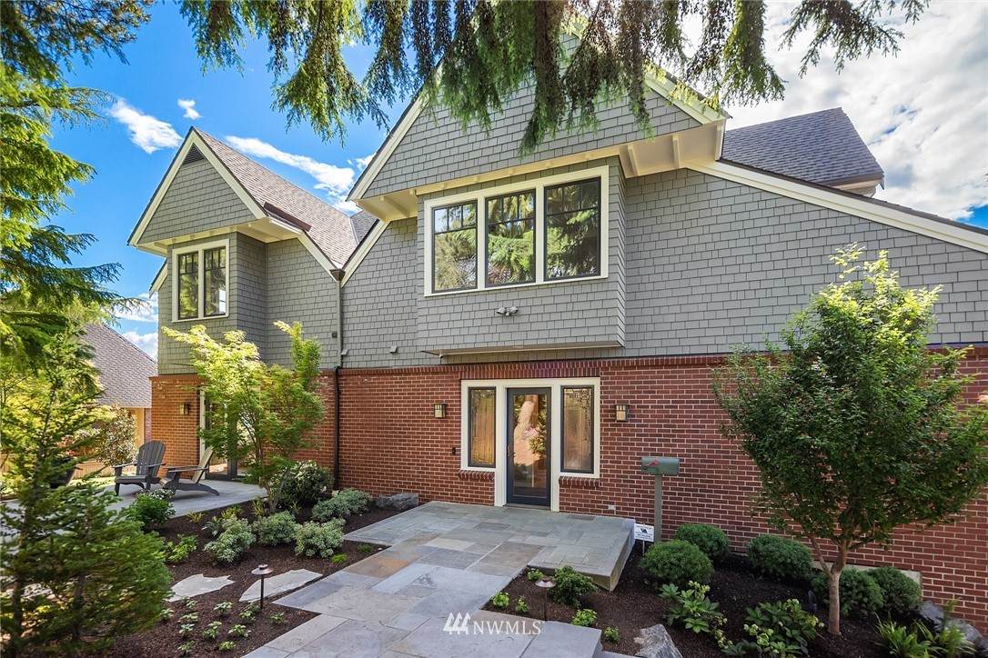 2817 Magnolia Boulevard - Photo 1