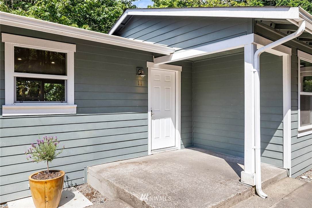 1574 Parkview Drive - Photo 1