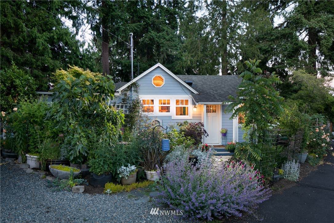 16528 37th Avenue - Photo 1