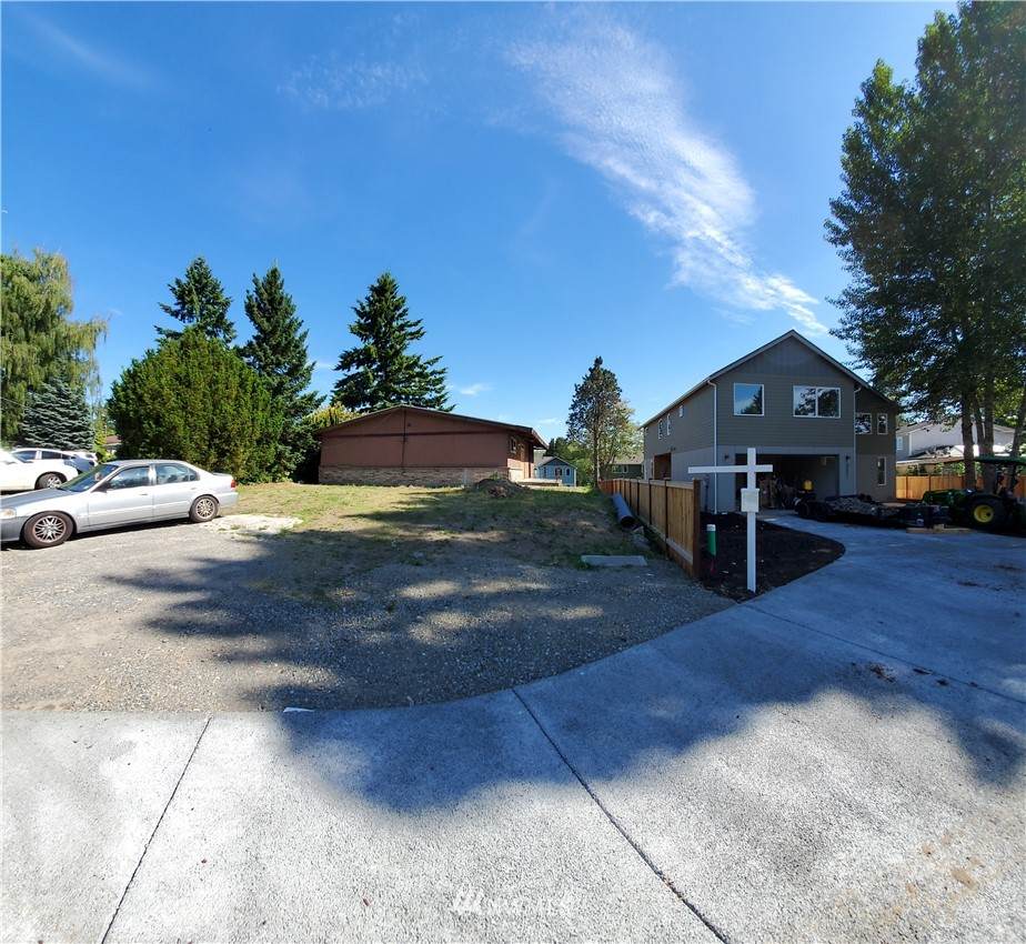 5537 119th Street - Photo 1