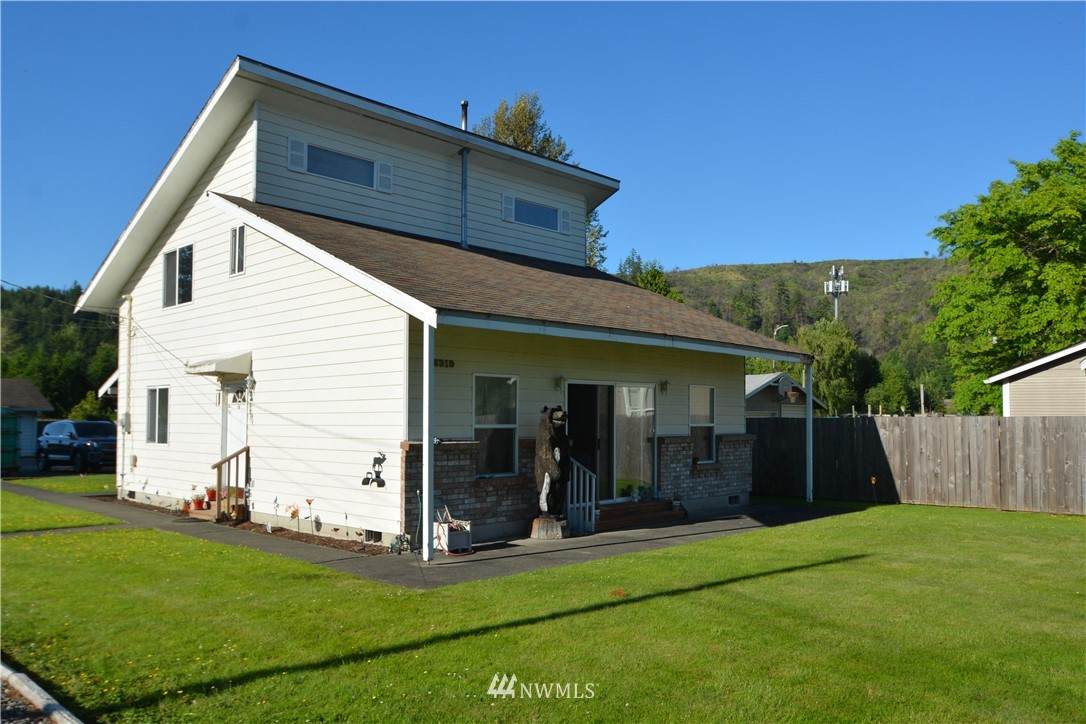 16319 64th Street - Photo 1
