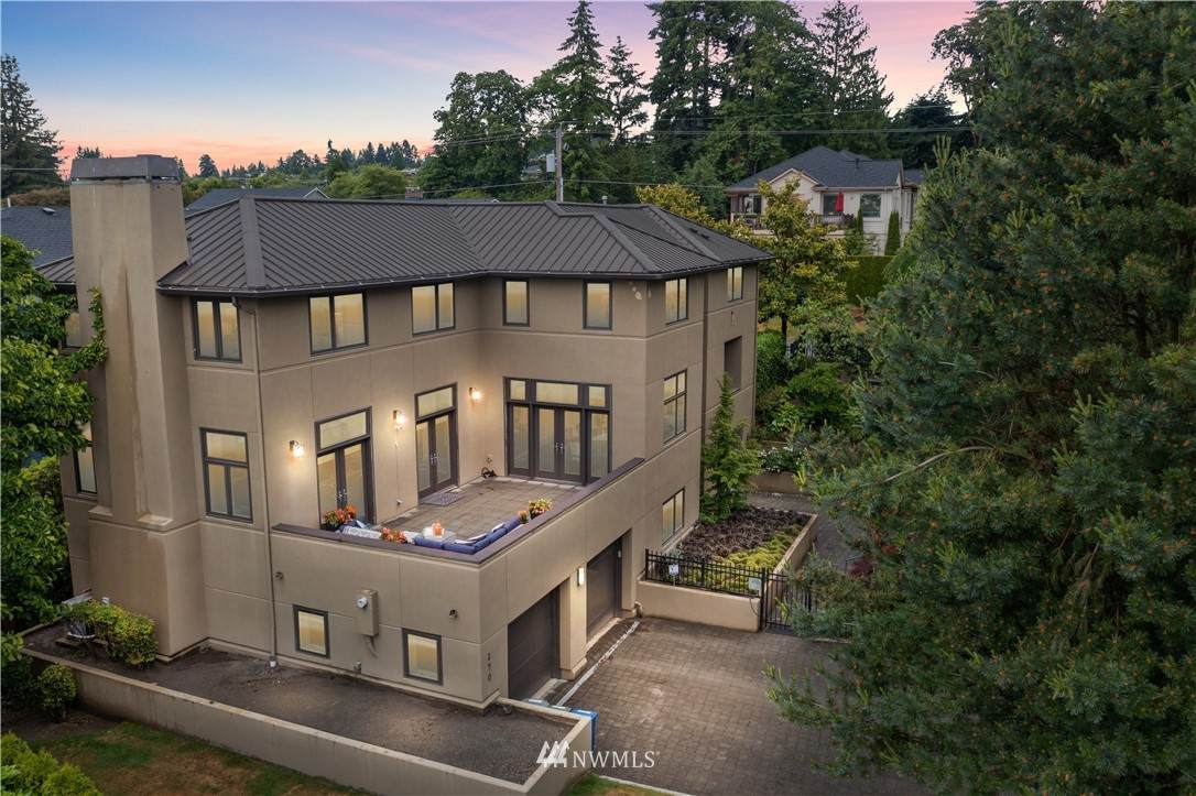 190 94th Avenue - Photo 1