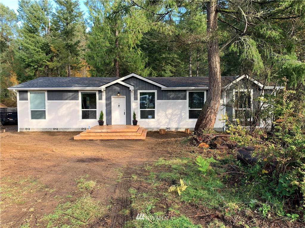 2817 202nd Avenue - Photo 1