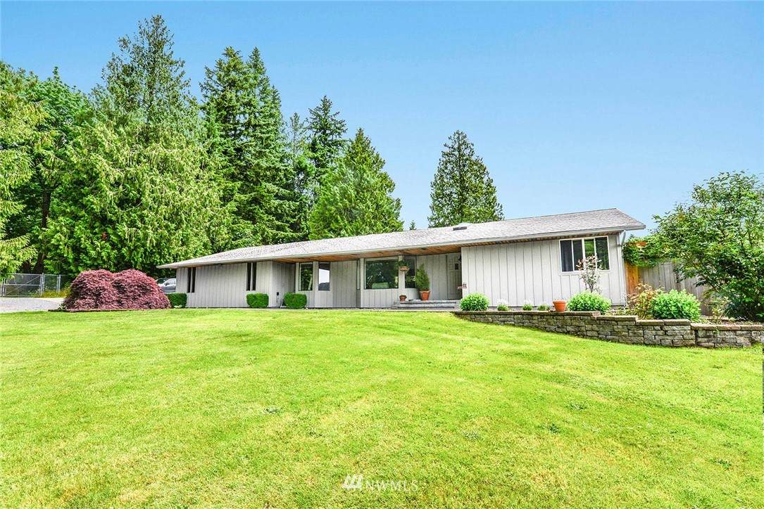 3005 83rd Avenue - Photo 1