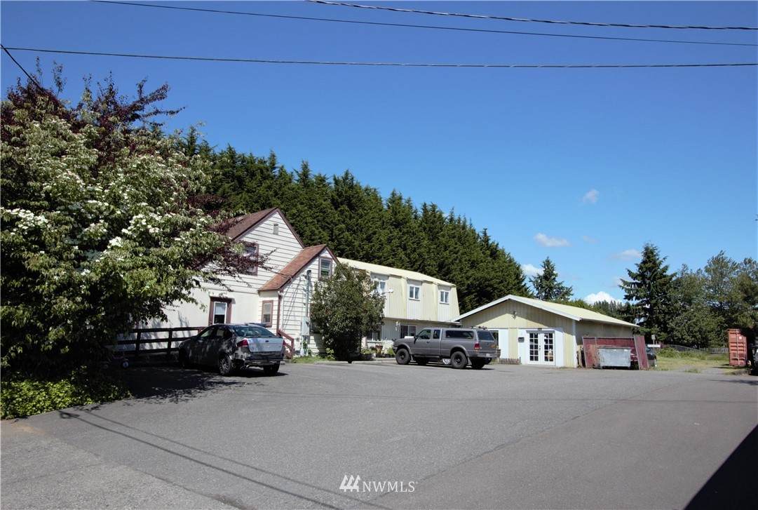 1004 Cedar Avenue - Photo 1