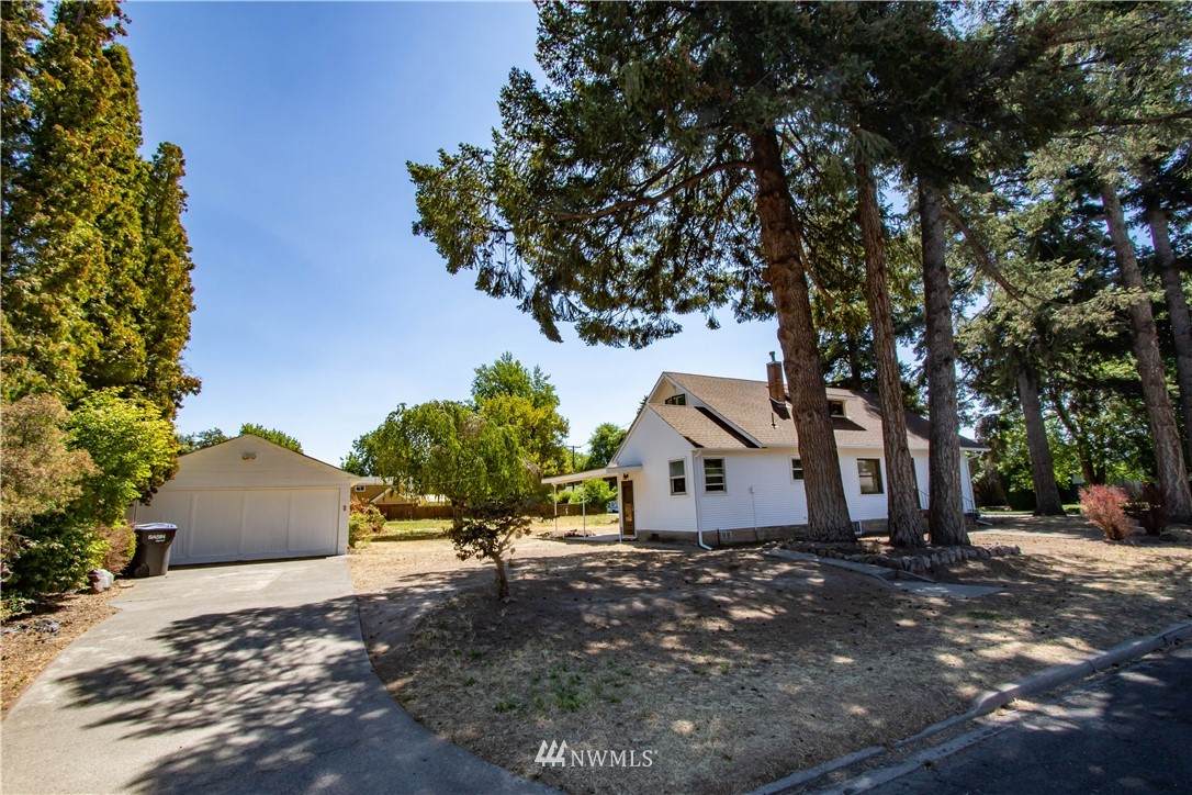1301 Olive Street - Photo 1