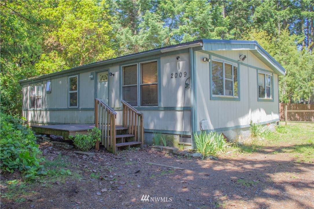 2009 191st Avenue - Photo 1