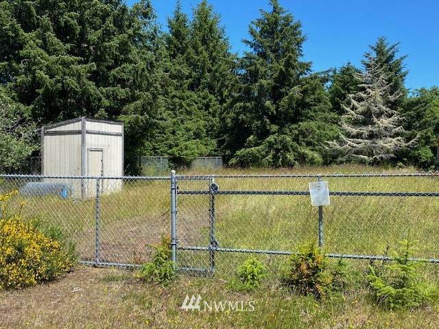 752 Island Circle - Photo 1
